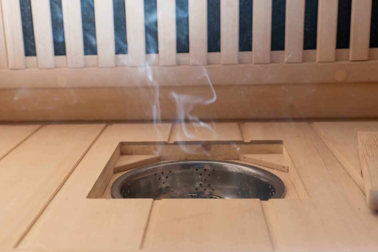 Maailmanlaajuinen trendi kiinalainen moksibustiosauna käy maailmanlaajuisesti piilossa tyynyjen alle